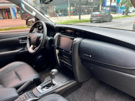 TOYOTA Hilux SW4 2.8 4P SRX 4X4 TURBO DIESEL AUTOM�TICO, Foto 11