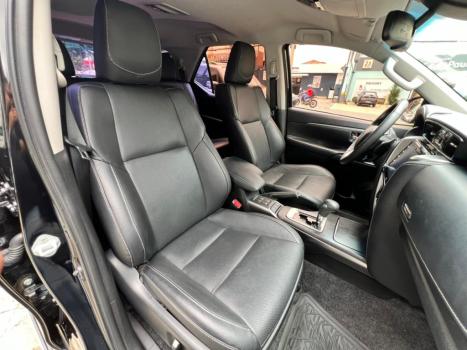 TOYOTA Hilux SW4 2.8 4P SRX 4X4 TURBO DIESEL AUTOM�TICO, Foto 12