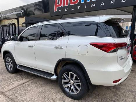 TOYOTA Hilux SW4 2.8 4P SRX 4X4 TURBO DIESEL AUTOM�TICO, Foto 5