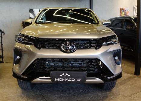 TOYOTA Hilux SW4 2.8 16V 4P SRX PLATINUM 4X4 7 LUGARES TURBO DIESEL AUTOM�TICO, Foto 1