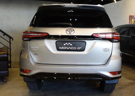 TOYOTA Hilux SW4 2.8 16V 4P SRX PLATINUM 4X4 7 LUGARES TURBO DIESEL AUTOM�TICO, Foto 4