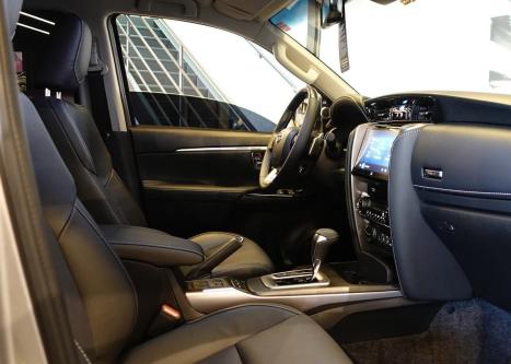 TOYOTA Hilux SW4 2.8 16V 4P SRX PLATINUM 4X4 7 LUGARES TURBO DIESEL AUTOM�TICO, Foto 10