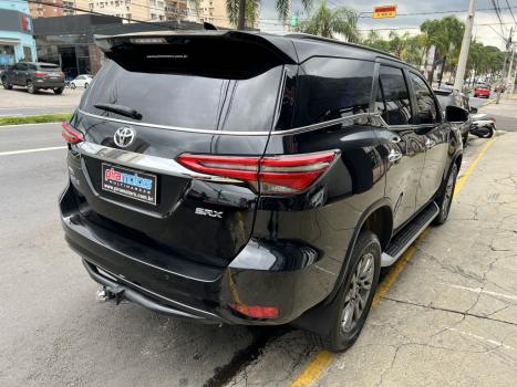 TOYOTA Hilux SW4 2.8 16V 4P SRX 4X4 7 LUGARES TURBO DIESEL AUTOM�TICO, Foto 7