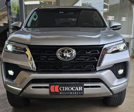 TOYOTA Hilux SW4 2.8 16V 4P SRX 4X4 7 LUGARES TURBO DIESEL AUTOM�TICO, Foto 2