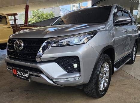 TOYOTA Hilux SW4 2.8 16V 4P SRX 4X4 7 LUGARES TURBO DIESEL AUTOM�TICO, Foto 3