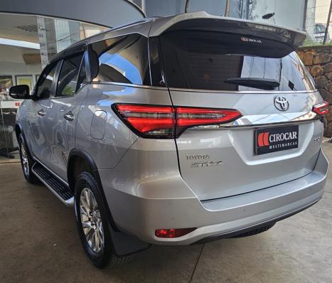 TOYOTA Hilux SW4 2.8 16V 4P SRX 4X4 7 LUGARES TURBO DIESEL AUTOM�TICO, Foto 5