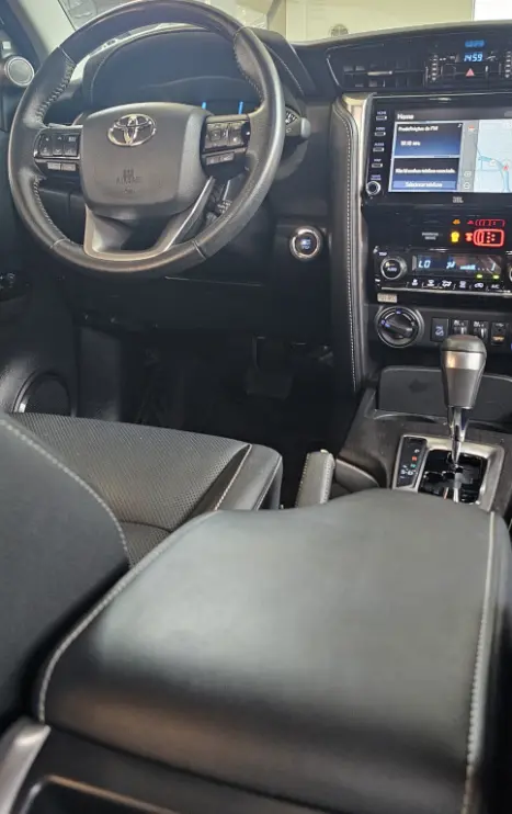 TOYOTA Hilux SW4 2.8 16V 4P SRX 4X4 7 LUGARES TURBO DIESEL AUTOM�TICO, Foto 14