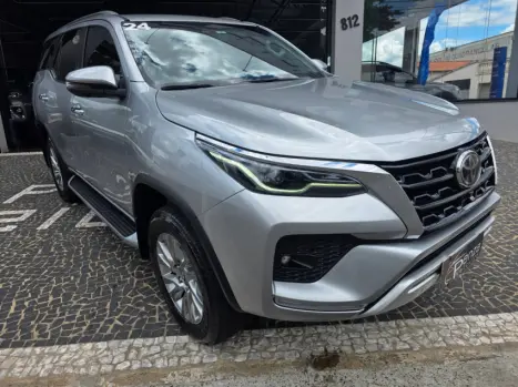 TOYOTA Hilux SW4 2.8 16V 4P SRX 4X4 7 LUGARES TURBO DIESEL AUTOM�TICO, Foto 1