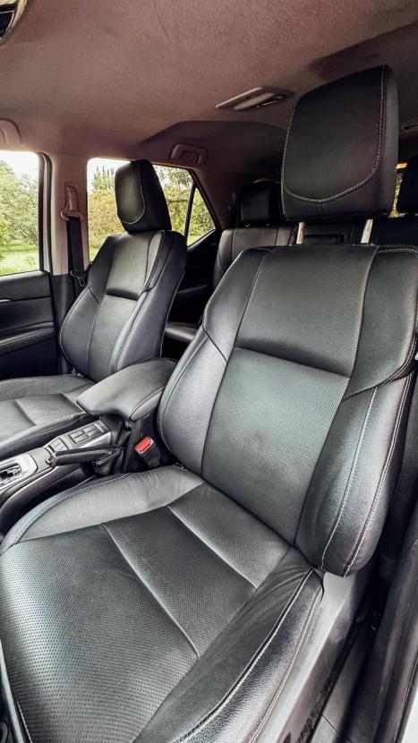 TOYOTA Hilux SW4 2.8 16V 4P SRX PLATINUM 4X4 7 LUGARES TURBO DIESEL AUTOM�TICO, Foto 10