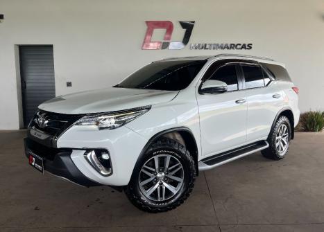 TOYOTA Hilux SW4 2.8 16V 4P SRX 4X4 7 LUGARES TURBO DIESEL AUTOM�TICO, Foto 1