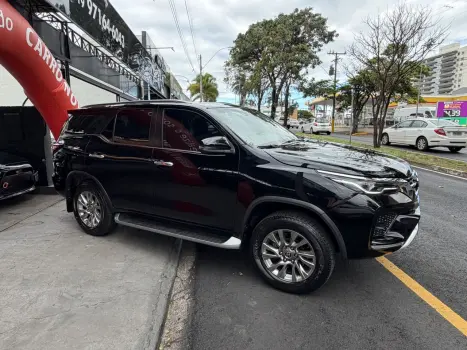 TOYOTA Hilux SW4 2.8 16V 4P SRX 4X4 7 LUGARES TURBO DIESEL AUTOM�TICO, Foto 5