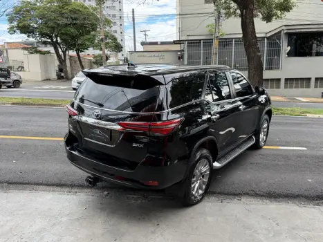 TOYOTA Hilux SW4 2.8 16V 4P SRX 4X4 7 LUGARES TURBO DIESEL AUTOM�TICO, Foto 8