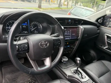 TOYOTA Hilux SW4 2.8 16V 4P SRX 4X4 7 LUGARES TURBO DIESEL AUTOM�TICO, Foto 9