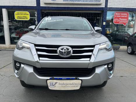 TOYOTA Hilux SW4 2.8 4P SRX 4X4 TURBO DIESEL AUTOM�TICO, Foto 3