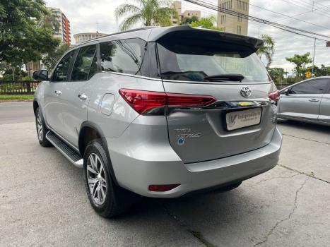 TOYOTA Hilux SW4 2.8 4P SRX 4X4 TURBO DIESEL AUTOM�TICO, Foto 7