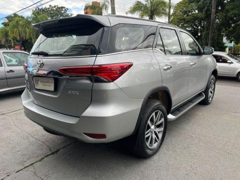 TOYOTA Hilux SW4 2.8 4P SRX 4X4 TURBO DIESEL AUTOM�TICO, Foto 11