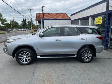 TOYOTA Hilux SW4 2.8 4P SRX 4X4 TURBO DIESEL AUTOM�TICO, Foto 13