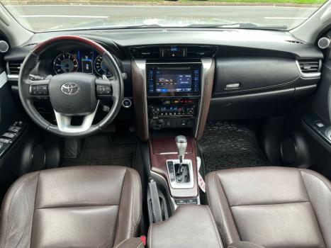 TOYOTA Hilux SW4 2.8 4P SRX 4X4 TURBO DIESEL AUTOM�TICO, Foto 18