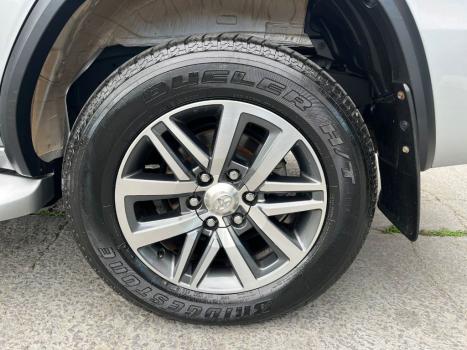 TOYOTA Hilux SW4 2.8 4P SRX 4X4 TURBO DIESEL AUTOM�TICO, Foto 27