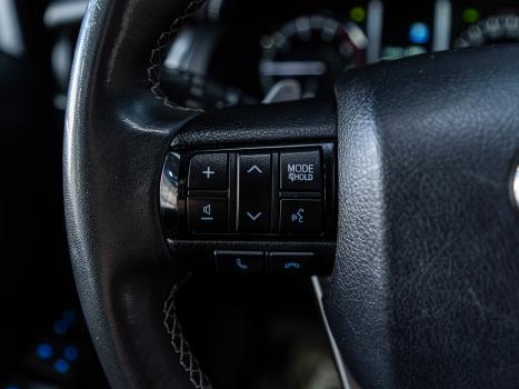 TOYOTA Hilux SW4 2.8 4P SRX 4X4 DIAMOND 7 LUGARES TURBO DIESEL AUTOM�TICO, Foto 14