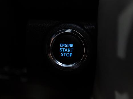 TOYOTA Hilux SW4 2.8 4P SRX 4X4 DIAMOND 7 LUGARES TURBO DIESEL AUTOM�TICO, Foto 17