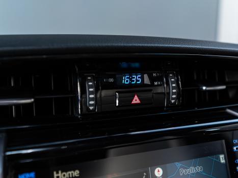 TOYOTA Hilux SW4 2.8 4P SRX 4X4 DIAMOND 7 LUGARES TURBO DIESEL AUTOM�TICO, Foto 19