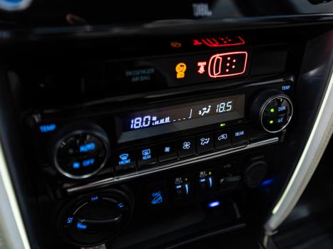 TOYOTA Hilux SW4 2.8 4P SRX 4X4 DIAMOND 7 LUGARES TURBO DIESEL AUTOM�TICO, Foto 21