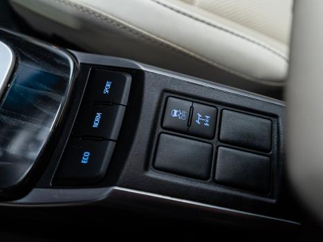 TOYOTA Hilux SW4 2.8 4P SRX 4X4 DIAMOND 7 LUGARES TURBO DIESEL AUTOM�TICO, Foto 24