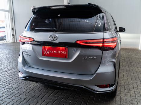 TOYOTA Hilux SW4 2.8 4P SRX 4X4 DIAMOND 7 LUGARES TURBO DIESEL AUTOM�TICO, Foto 33