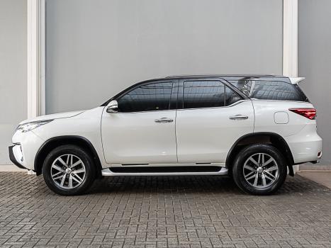 TOYOTA Hilux SW4 2.8 16V 4P SRX 4X4 7 LUGARES TURBO DIESEL AUTOM�TICO, Foto 4