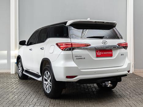 TOYOTA Hilux SW4 2.8 16V 4P SRX 4X4 7 LUGARES TURBO DIESEL AUTOM�TICO, Foto 5