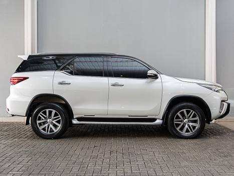 TOYOTA Hilux SW4 2.8 16V 4P SRX 4X4 7 LUGARES TURBO DIESEL AUTOM�TICO, Foto 8