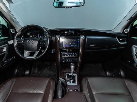 TOYOTA Hilux SW4 2.8 16V 4P SRX 4X4 7 LUGARES TURBO DIESEL AUTOM�TICO, Foto 11