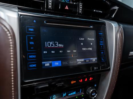 TOYOTA Hilux SW4 2.8 16V 4P SRX 4X4 7 LUGARES TURBO DIESEL AUTOM�TICO, Foto 19