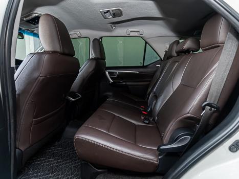 TOYOTA Hilux SW4 2.8 16V 4P SRX 4X4 7 LUGARES TURBO DIESEL AUTOM�TICO, Foto 27