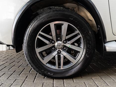 TOYOTA Hilux SW4 2.8 16V 4P SRX 4X4 7 LUGARES TURBO DIESEL AUTOM�TICO, Foto 34