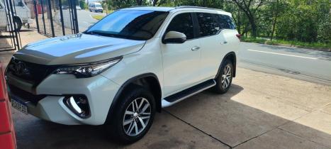 TOYOTA Hilux SW4 2.8 16V 4P SRX 4X4 7 LUGARES TURBO DIESEL AUTOM�TICO, Foto 2