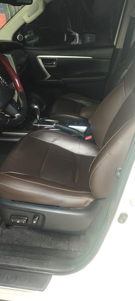 TOYOTA Hilux SW4 2.8 16V 4P SRX 4X4 7 LUGARES TURBO DIESEL AUTOM�TICO, Foto 8