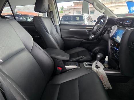 TOYOTA Hilux SW4 2.8 16V 4P SRX 4X4 7 LUGARES TURBO DIESEL AUTOM�TICO, Foto 6