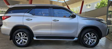 TOYOTA Hilux SW4 2.8 16V 4P SRX 4X4 7 LUGARES TURBO DIESEL AUTOM�TICO, Foto 8