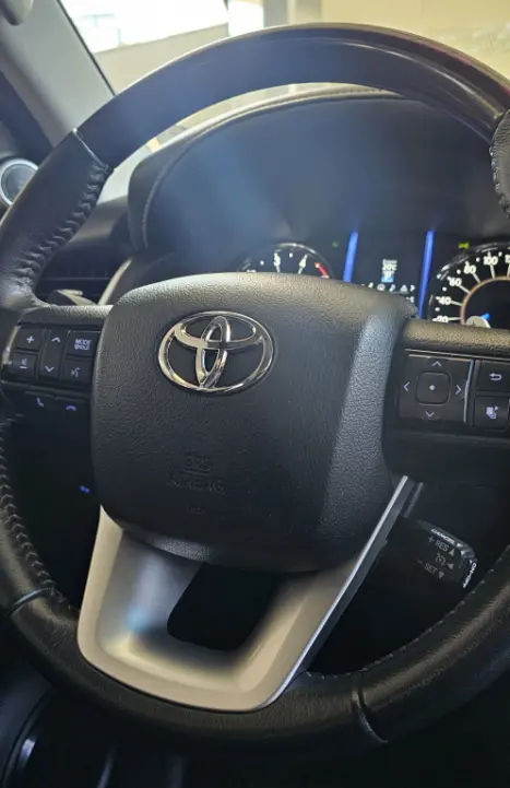 TOYOTA Hilux SW4 2.8 16V 4P SRX 4X4 7 LUGARES TURBO DIESEL AUTOM�TICO, Foto 20