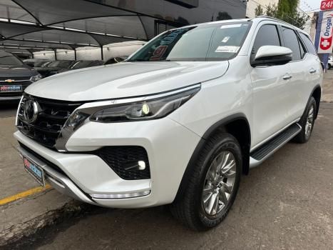 TOYOTA Hilux SW4 2.8 16V 4P SRX 4X4 7 LUGARES TURBO DIESEL AUTOM�TICO, Foto 2