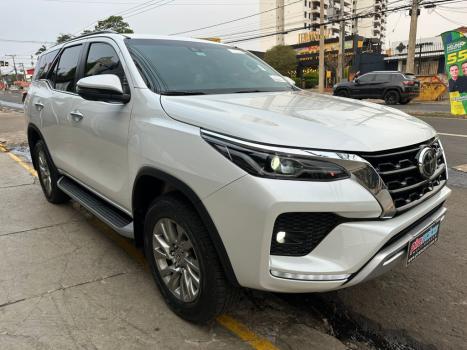 TOYOTA Hilux SW4 2.8 16V 4P SRX 4X4 7 LUGARES TURBO DIESEL AUTOM�TICO, Foto 4