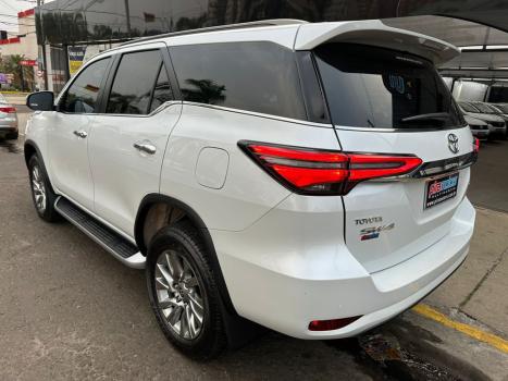 TOYOTA Hilux SW4 2.8 16V 4P SRX 4X4 7 LUGARES TURBO DIESEL AUTOM�TICO, Foto 5