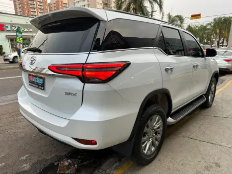 TOYOTA Hilux SW4 2.8 16V 4P SRX 4X4 7 LUGARES TURBO DIESEL AUTOM�TICO, Foto 7