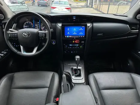 TOYOTA Hilux SW4 2.8 16V 4P SRX 4X4 7 LUGARES TURBO DIESEL AUTOM�TICO, Foto 8