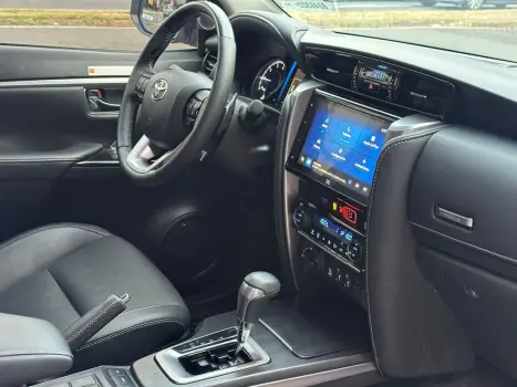 TOYOTA Hilux SW4 2.8 16V 4P SRX 4X4 7 LUGARES TURBO DIESEL AUTOM�TICO, Foto 10