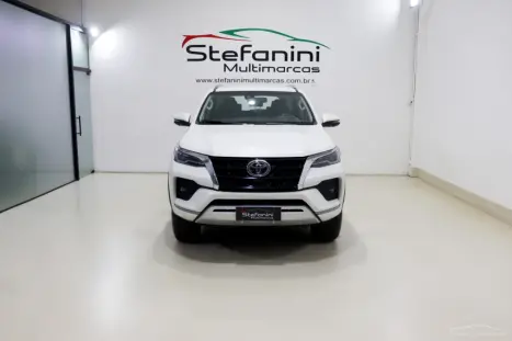 TOYOTA Hilux SW4 2.8 16V 4P SRX 4X4 7 LUGARES TURBO DIESEL AUTOM�TICO, Foto 2