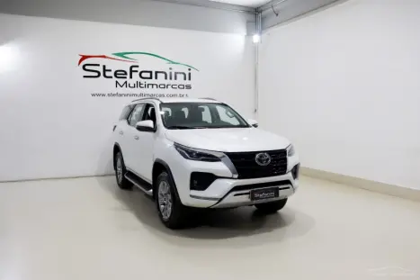 TOYOTA Hilux SW4 2.8 16V 4P SRX 4X4 7 LUGARES TURBO DIESEL AUTOM�TICO, Foto 3