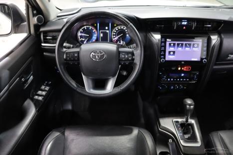 TOYOTA Hilux SW4 2.8 16V 4P SRX 4X4 7 LUGARES TURBO DIESEL AUTOM�TICO, Foto 5